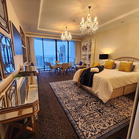 Deluxe Private Apartment And Studio - Ocean Views Gold Coast Exterior photo